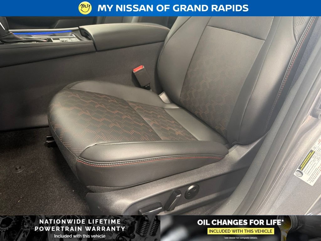 New 2026 Nissan Sentra SR w/ SR Premium Package FWD image 16