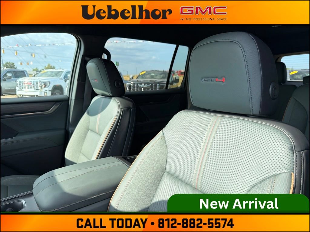Used 2024 GMC Acadia AT4 AWD/4WD image 25