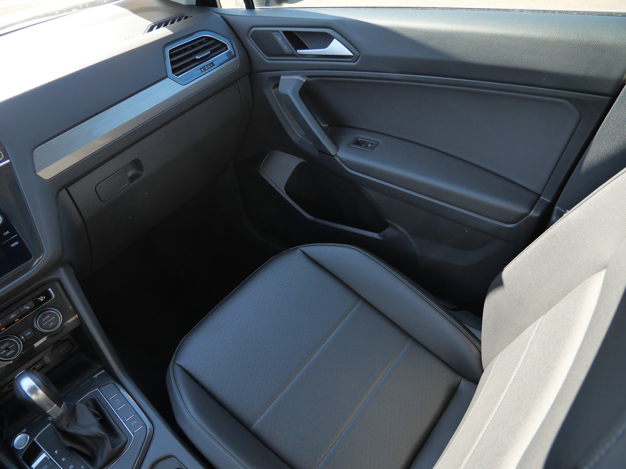 Used 2019 Volkswagen Tiguan SEL image 11