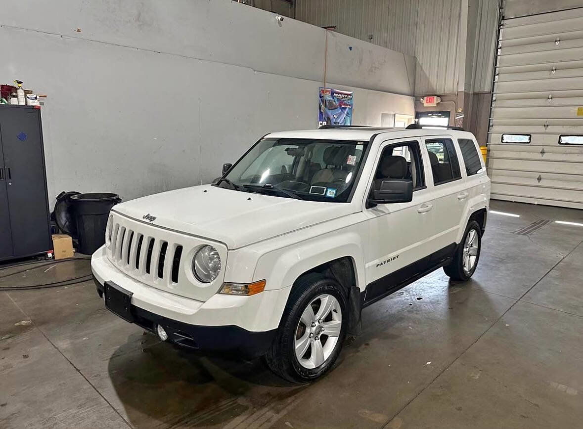 Used 2014 Jeep Patriot Latitude w/ Sun/Sound Group image 1