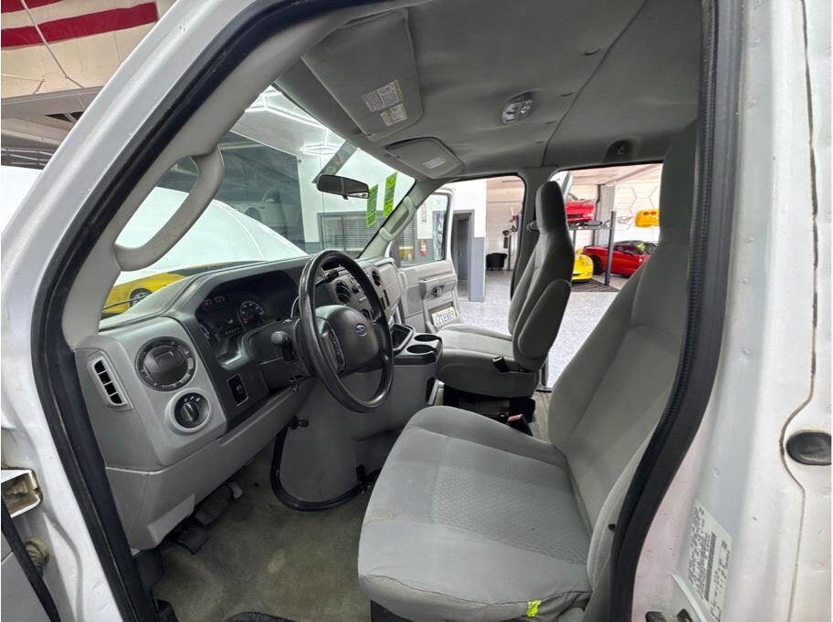 Used 2012 Ford E-350 and Econoline 350 XLT image 11