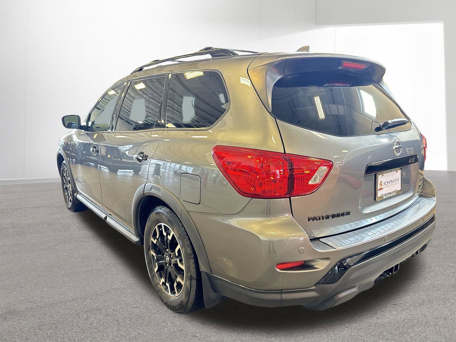 Used 2020 Nissan Pathfinder SL image 32