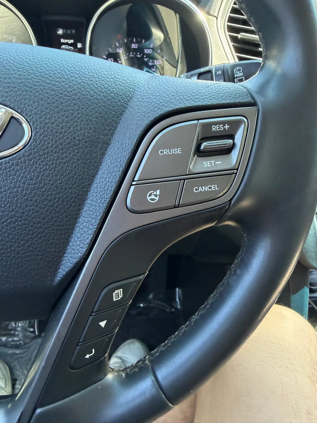 Used 2016 Hyundai Santa Fe Sport w/ Option Group 03 AWD/4WD image 18