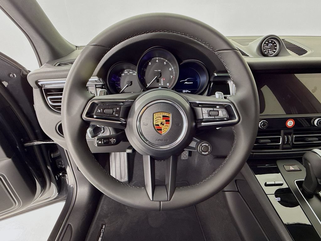New 2026 Porsche Macan AWD/4WD image 17
