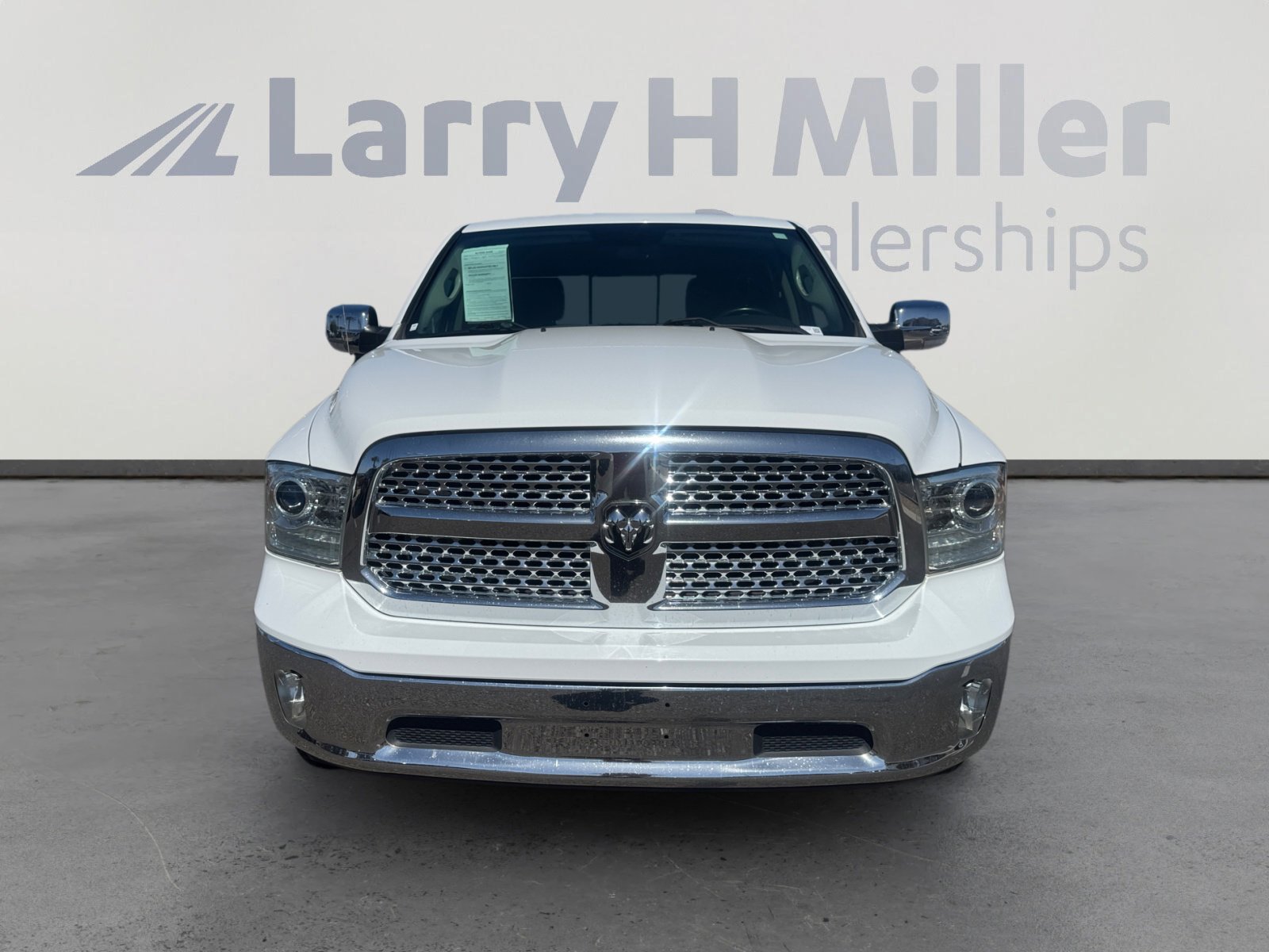 Used 2018 RAM 1500 Laramie AWD/4WD image 8