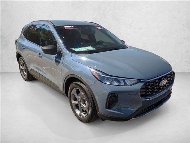 Used 2025 Ford Escape ST-Line w/ Equipment Group 301A image 3