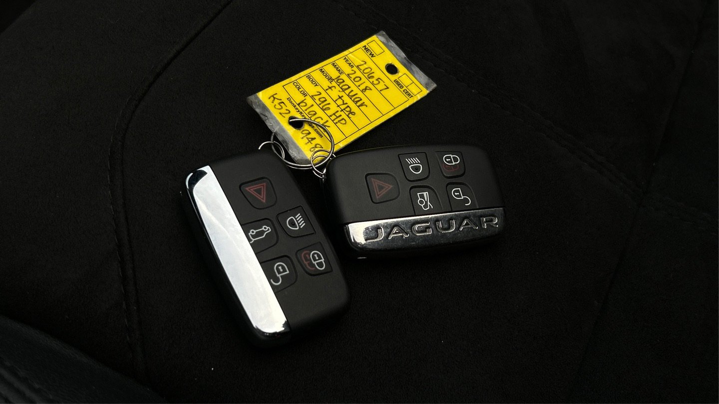 Used 2018 Jaguar F-TYPE Convertible image 32