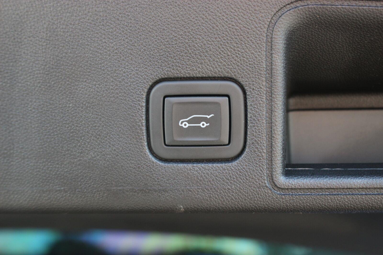 Used 2024 GMC Terrain AT4 w/ Infotainment Package II AWD/4WD image 12