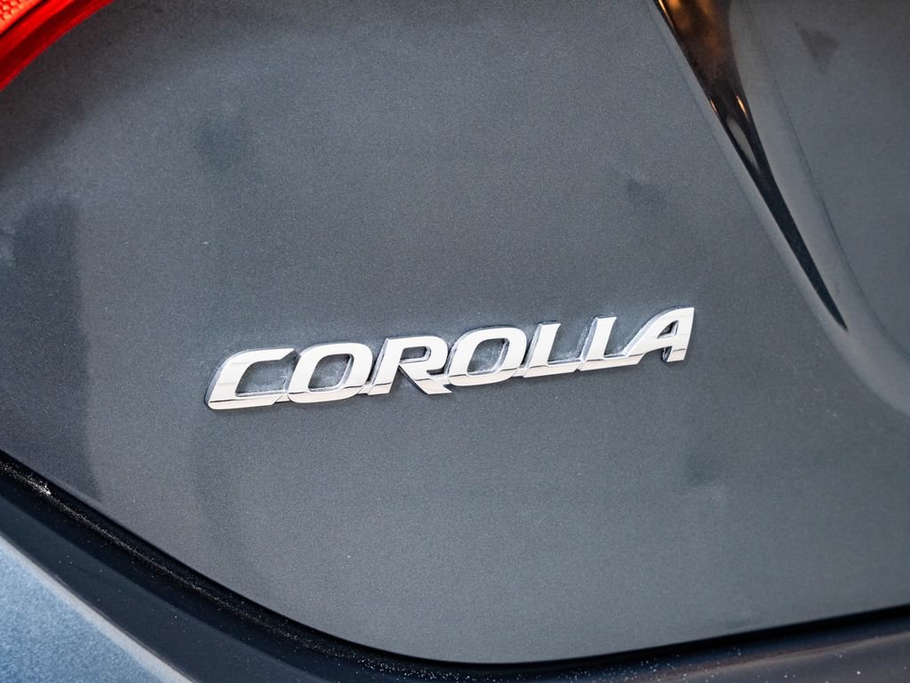 Used 2015 Toyota Corolla LE FWD image 17