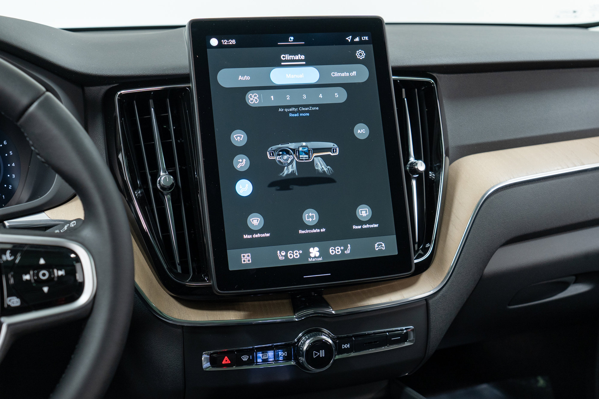 New 2026 Volvo XC60 B5 Core w/ Climate Package image 19