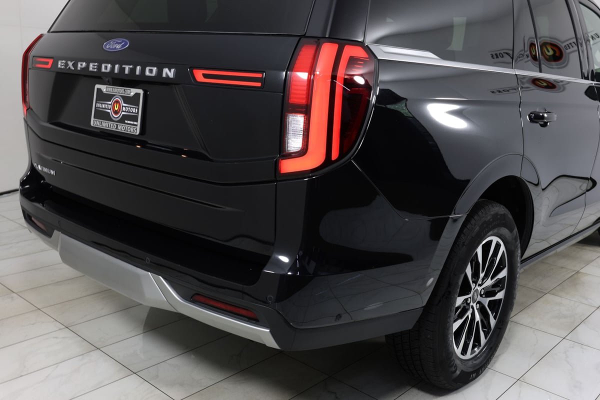 Used 2025 Ford Expedition Platinum AWD/4WD image 45