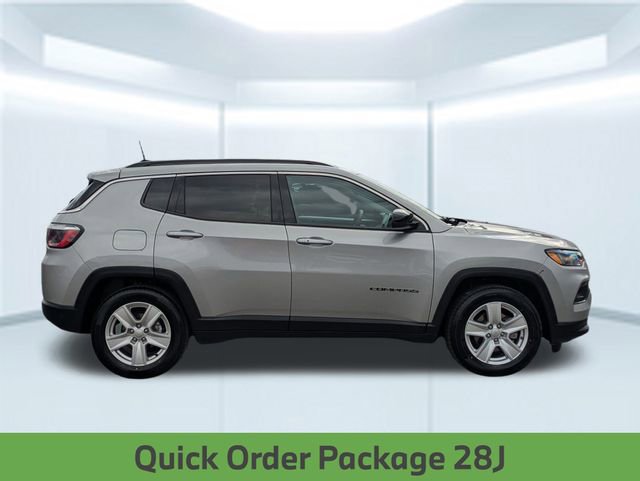 Used 2022 Jeep Compass Latitude image 9
