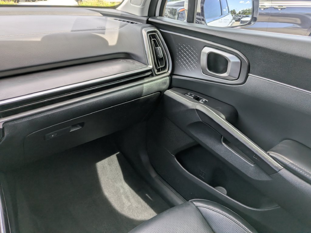 Certified 2026 Kia Sorento S w/ S Panoramic Sunroof Package FWD image 16