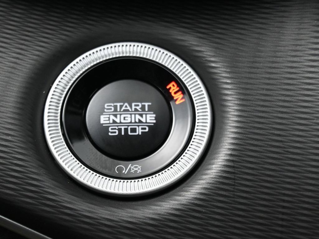 New 2025 Jeep Grand Cherokee L Altitude image 26