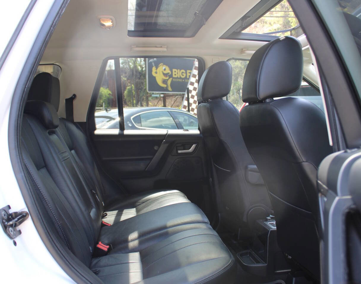 Used 2011 Land Rover LR2 HSE AWD/4WD image 29