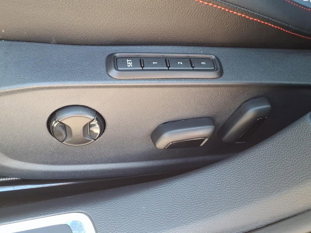 Certified 2025 Volkswagen Jetta GLI Autobahn w/ GLI Black Package image 18