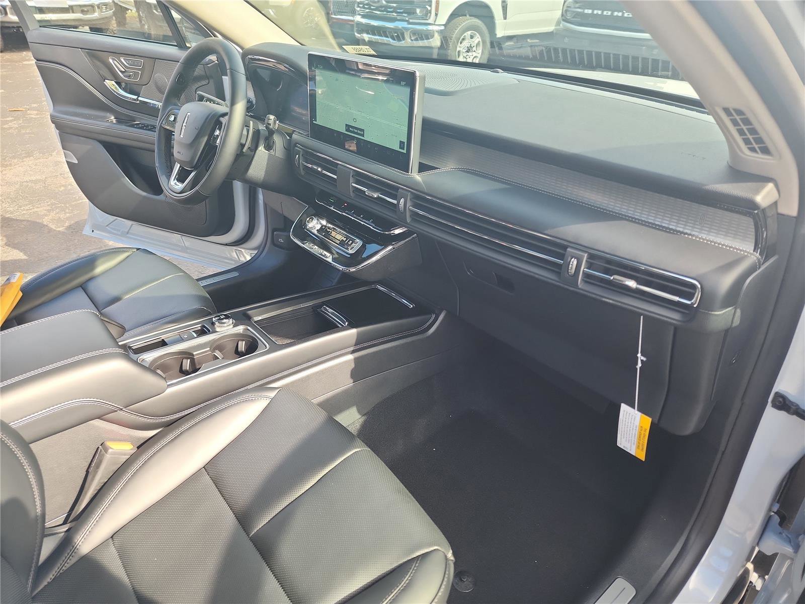 New 2026 Lincoln Corsair Premiere image 24