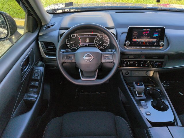 Used 2025 Nissan Rogue S FWD image 15