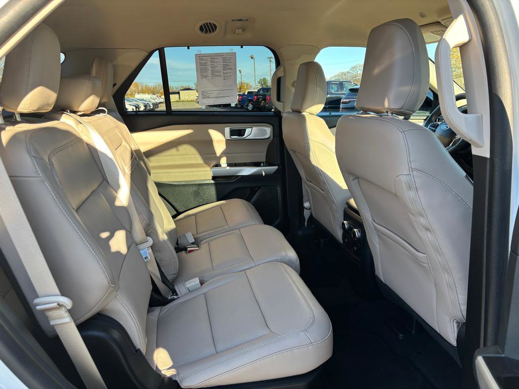 Used 2023 Ford Explorer Limited w/ Limited Technology Package image 14
