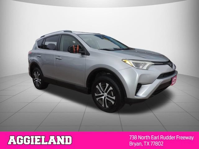 Used 2018 Toyota RAV4 LE FWD image 3