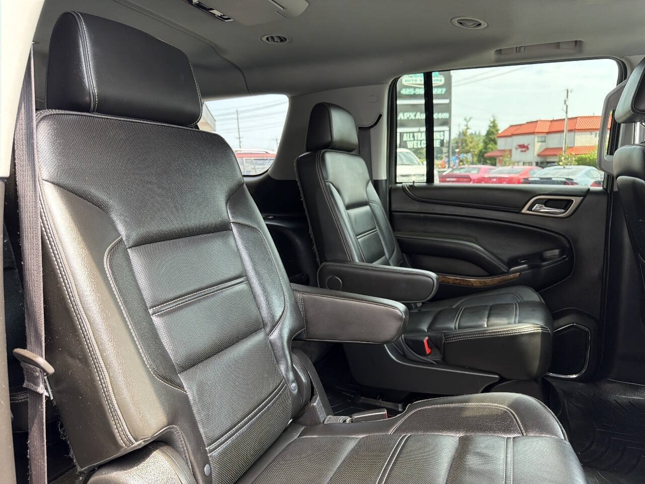 Used 2015 GMC Yukon XL Denali w/ Touring Package AWD/4WD image 23