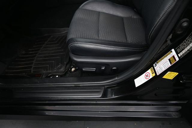 Used 2012 Toyota Camry SE FWD image 16