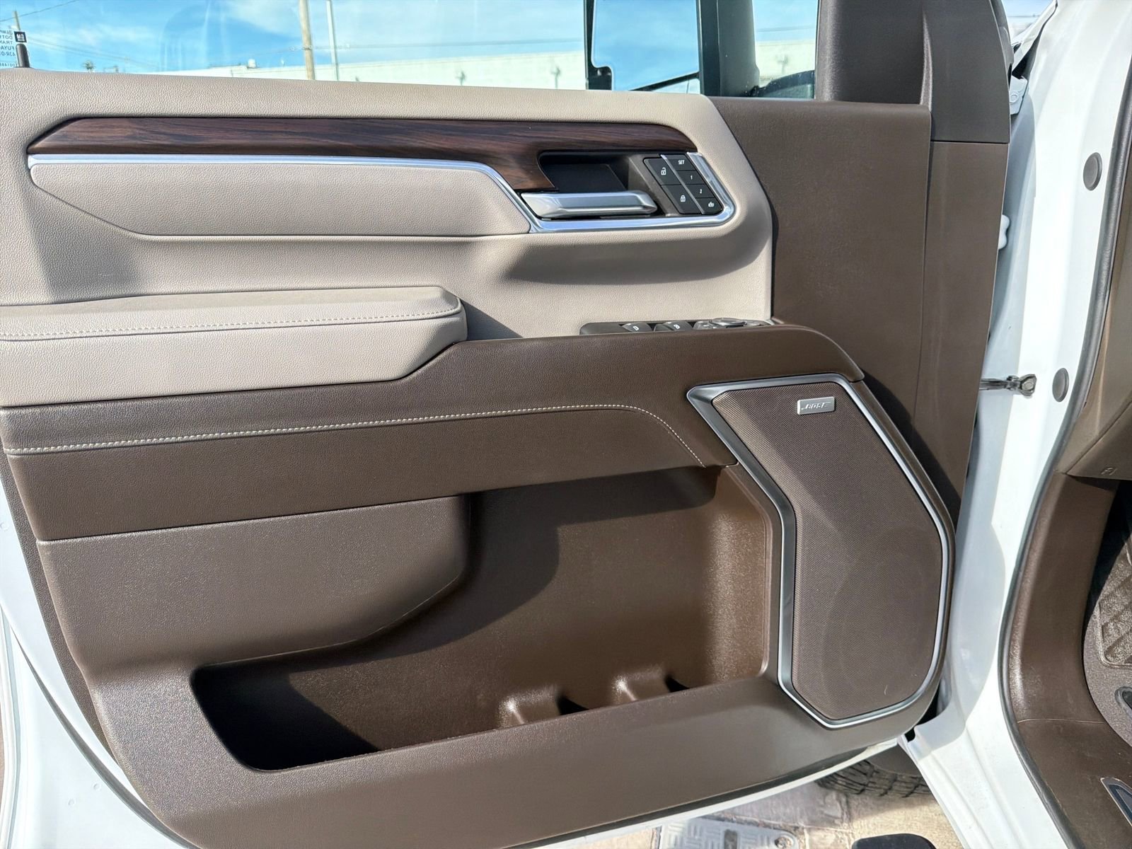 Used 2024 GMC Sierra 2500 SLT w/ SLT Premium Package image 15