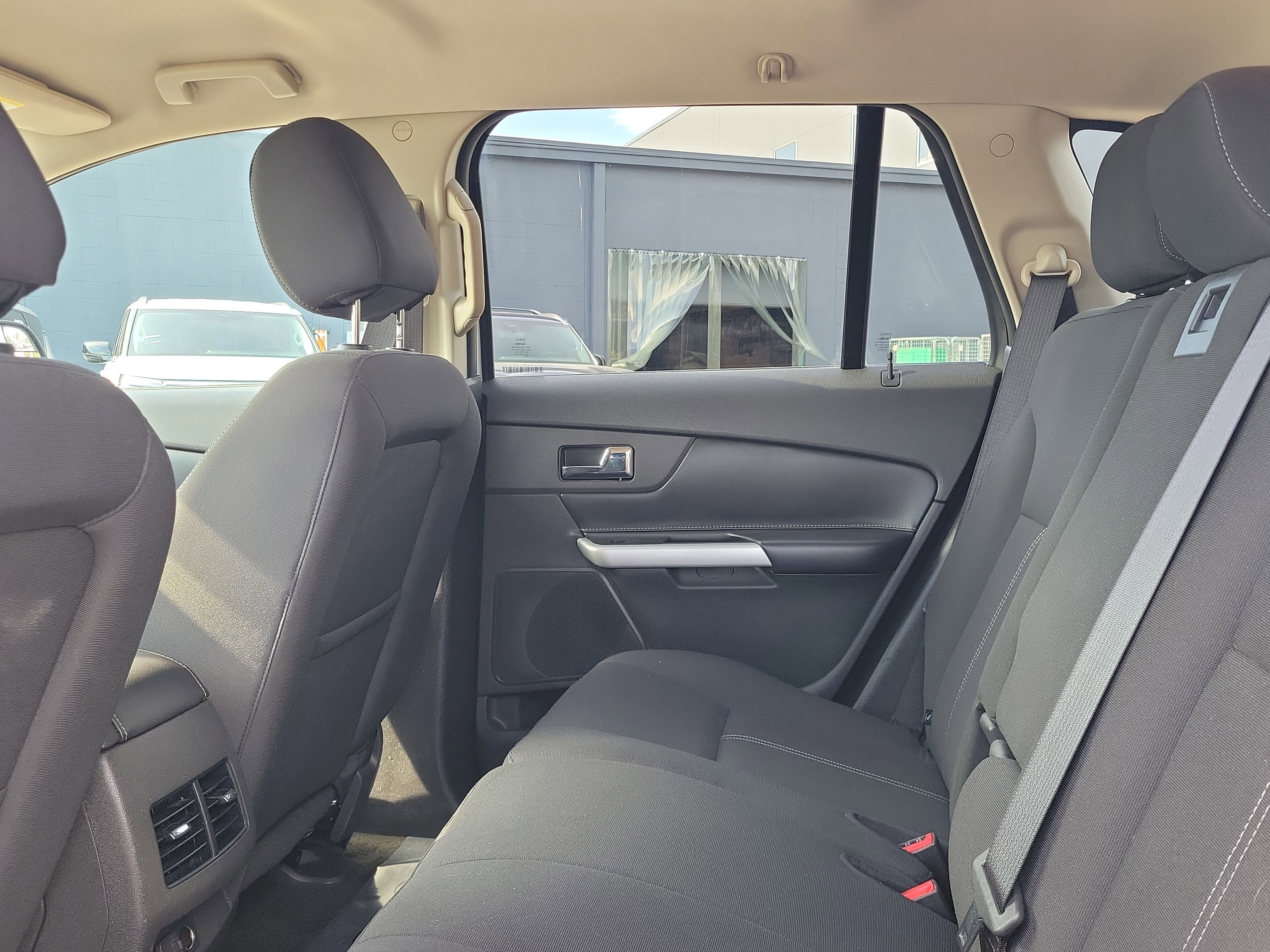 Used 2013 Ford Edge SE image 12