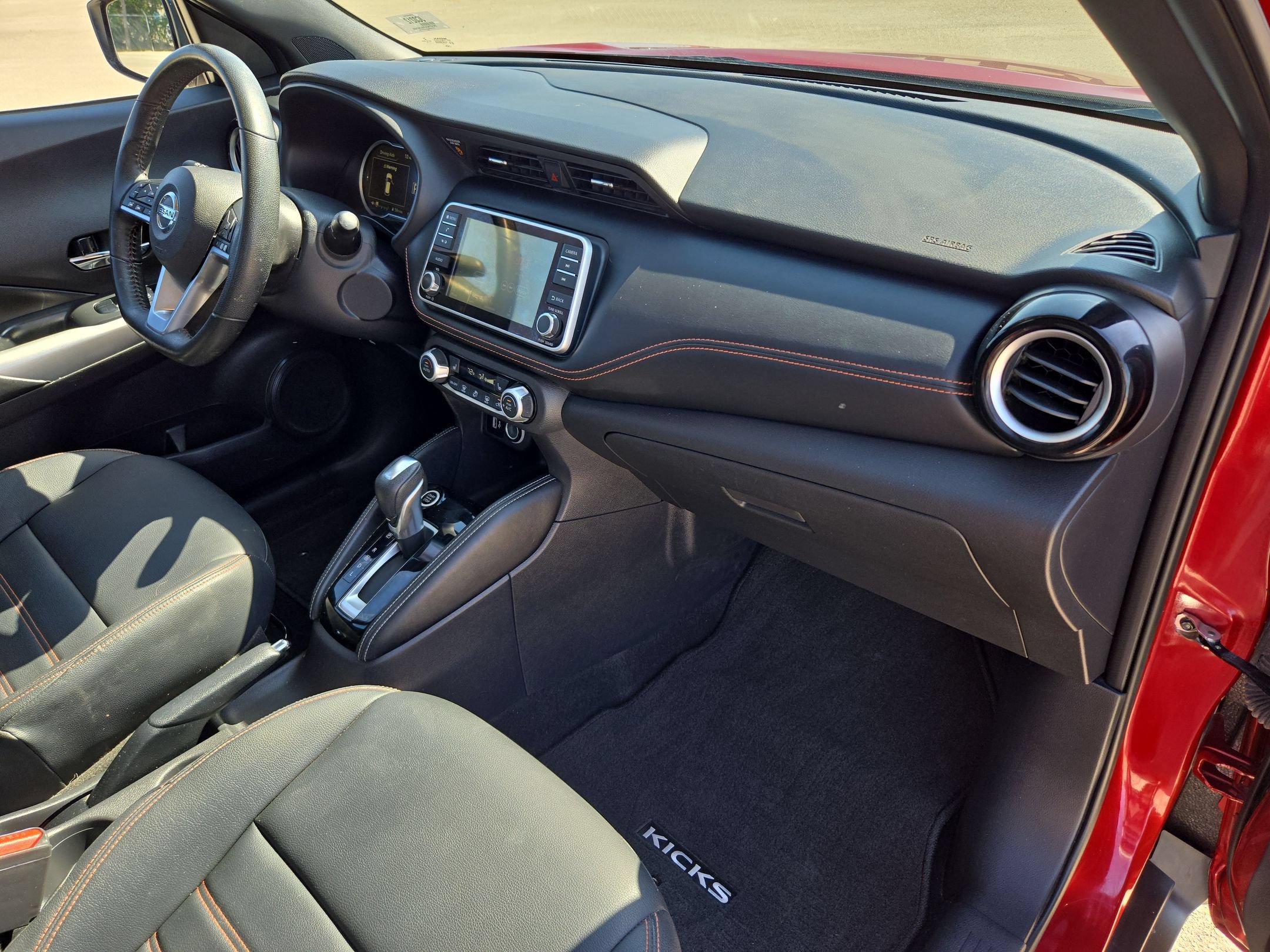 Used 2019 Nissan Kicks SR w/ SR Premium Package FWD image 27