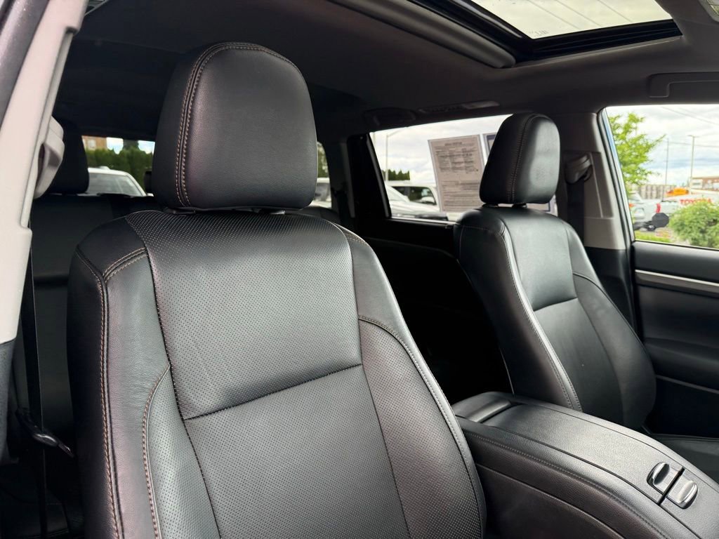Used 2019 Toyota Highlander Limited AWD/4WD image 22