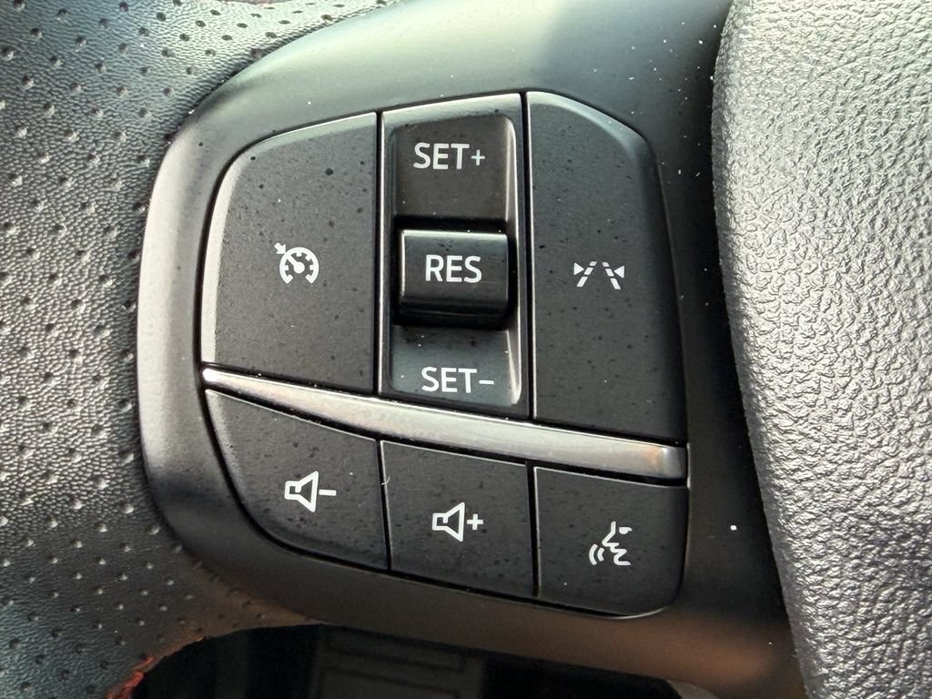 Used 2025 Ford Escape ST-Line FWD image 30