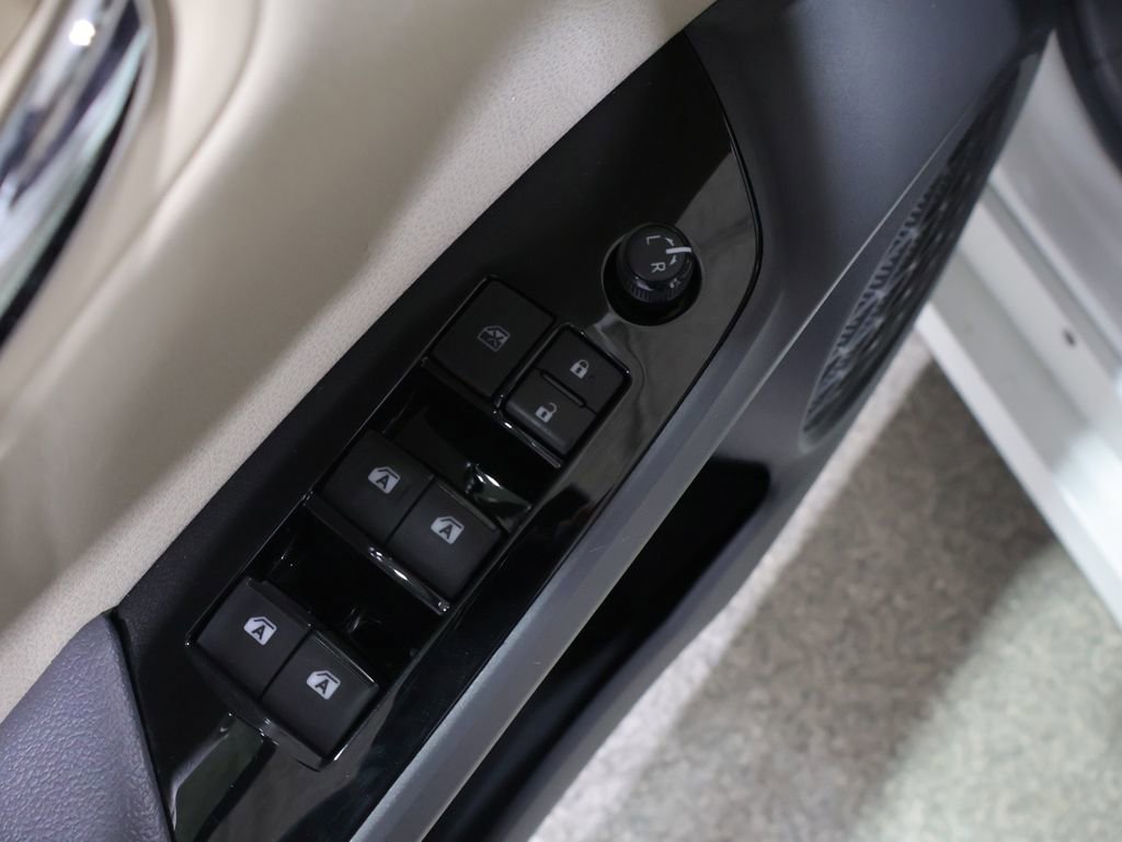 Used 2017 Toyota Prius Two image 13
