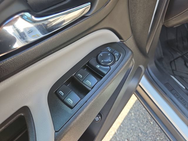 Used 2024 Chevrolet Equinox LT w/ LPO, Floor Liner Package FWD image 11