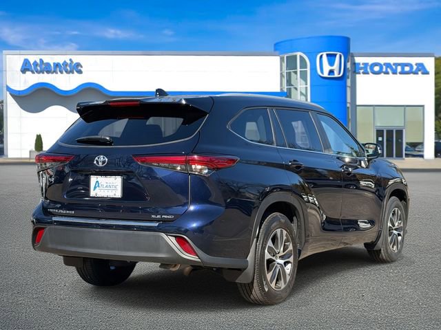 Used 2023 Toyota Highlander XLE image 5