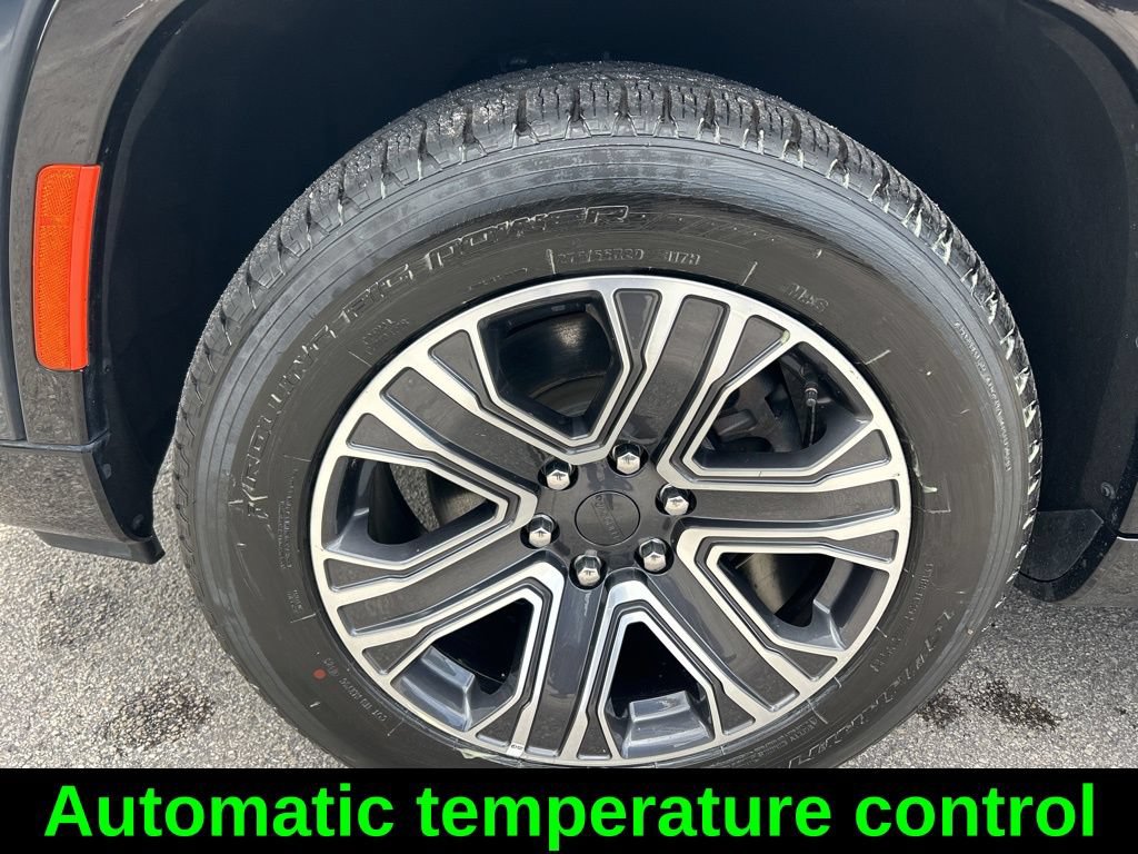 Used 2024 Jeep Wagoneer Series II AWD/4WD image 19