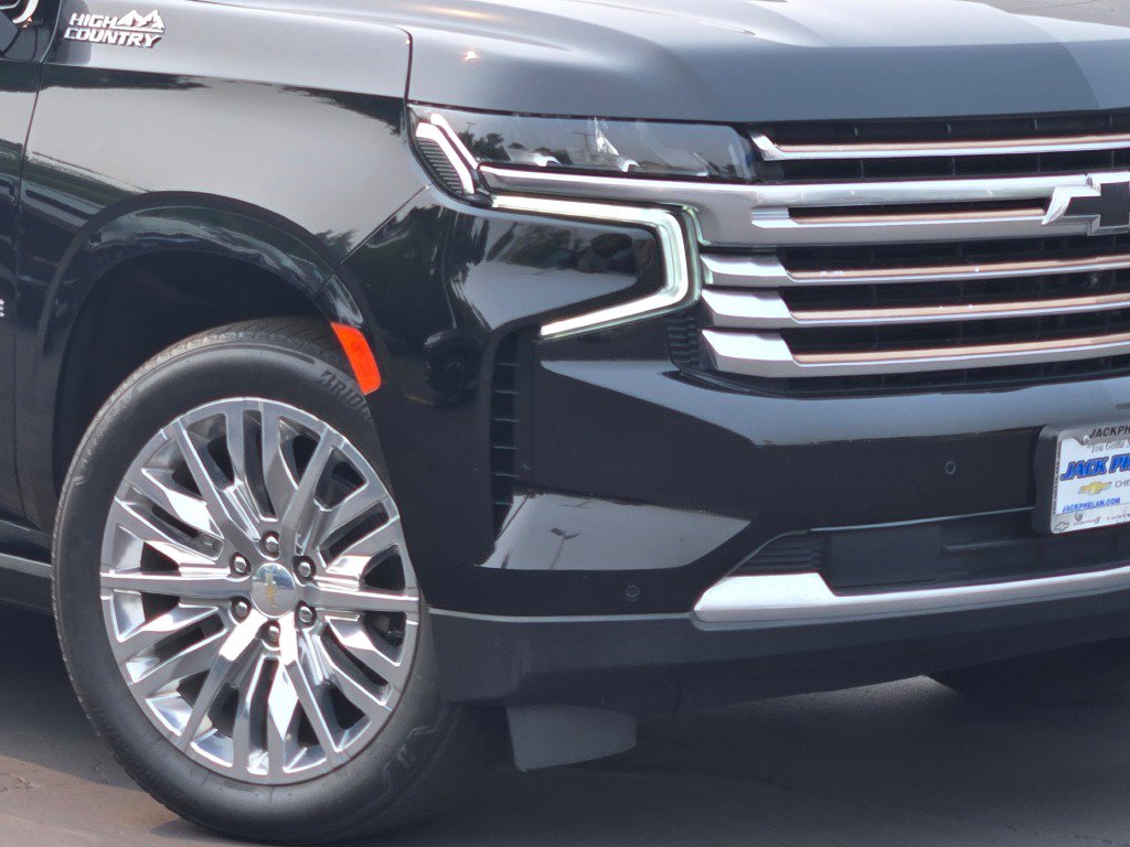 Certified 2023 Chevrolet Tahoe High Country w/ Premium Package AWD/4WD image 3