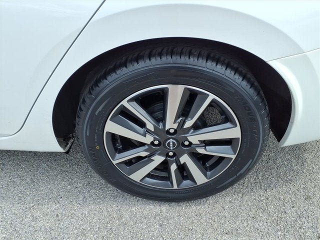 Used 2024 Nissan Versa SV FWD image 4