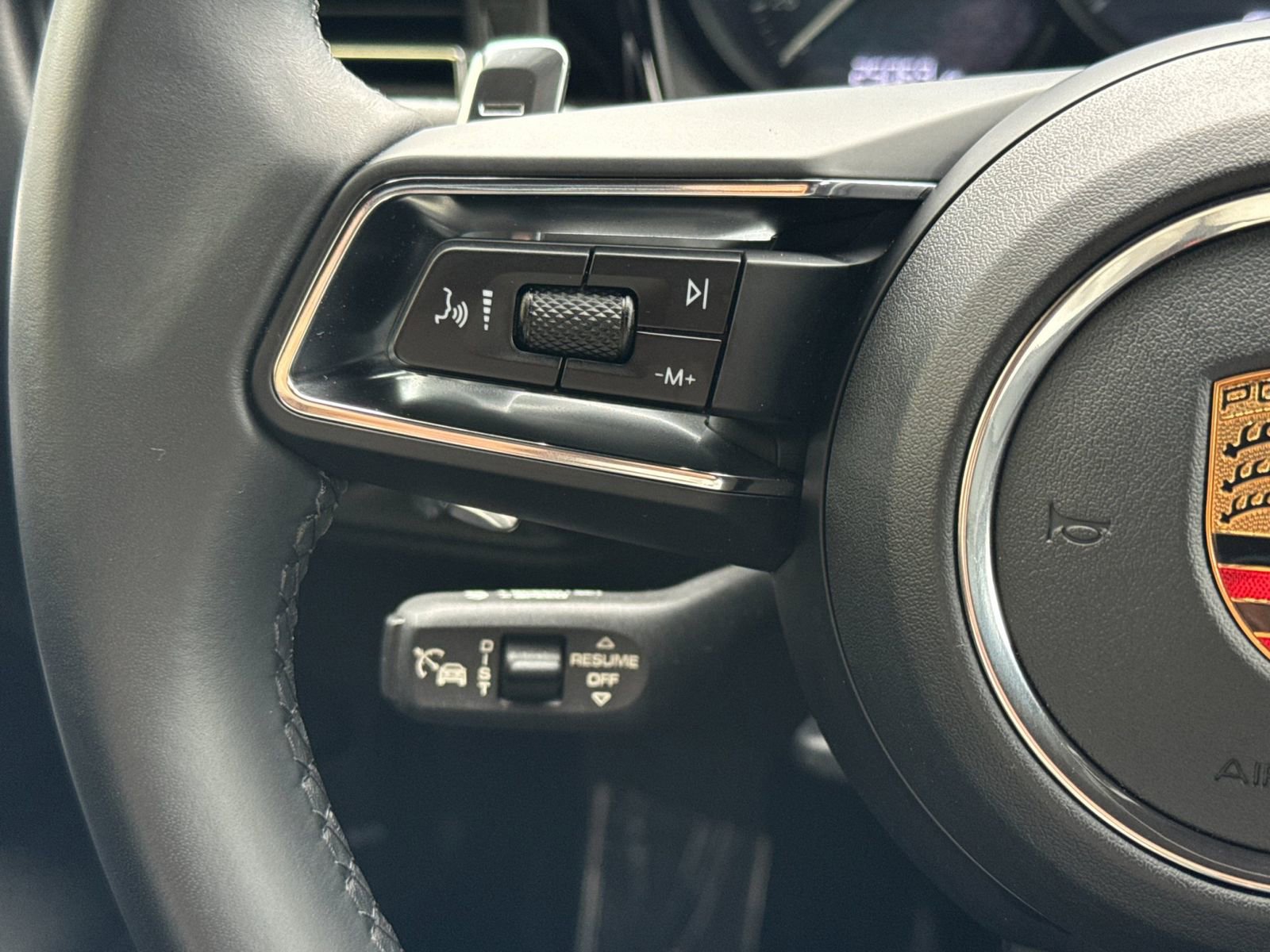 Certified 2023 Porsche Macan image 24