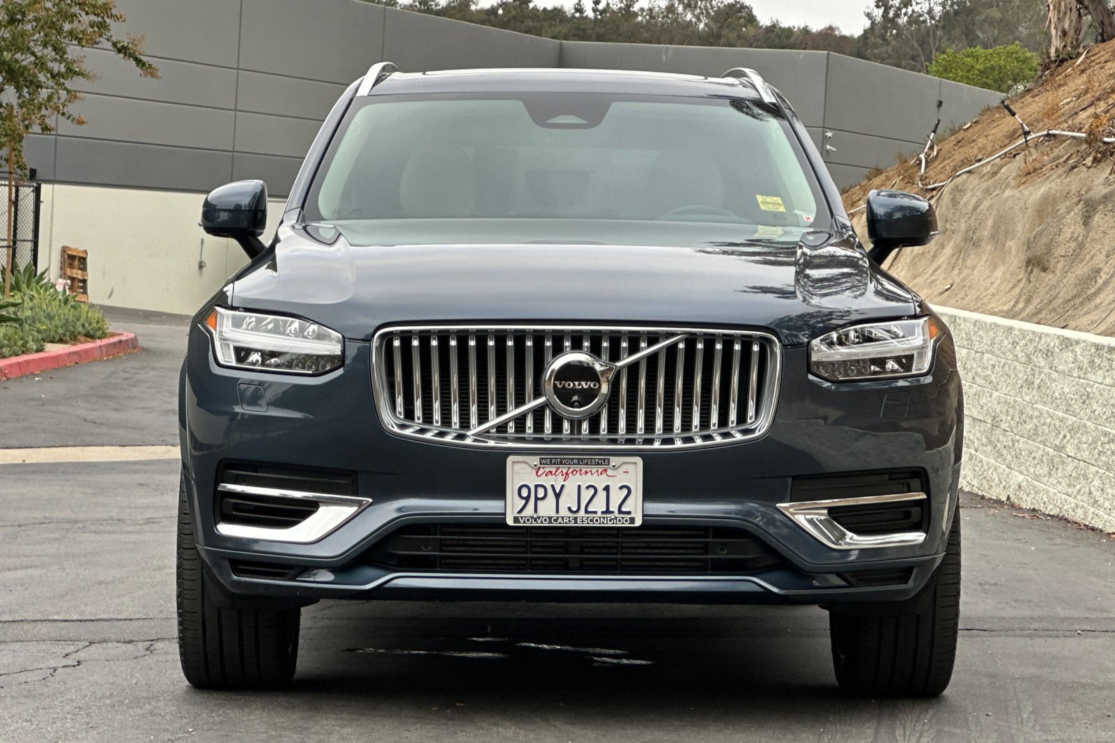 Used 2025 Volvo XC90 T8 Plus AWD/4WD image 9