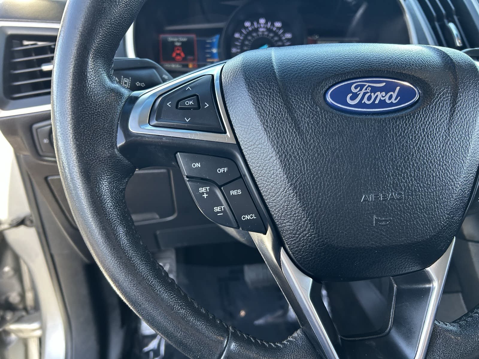 Used 2020 Ford Edge SEL FWD image 27