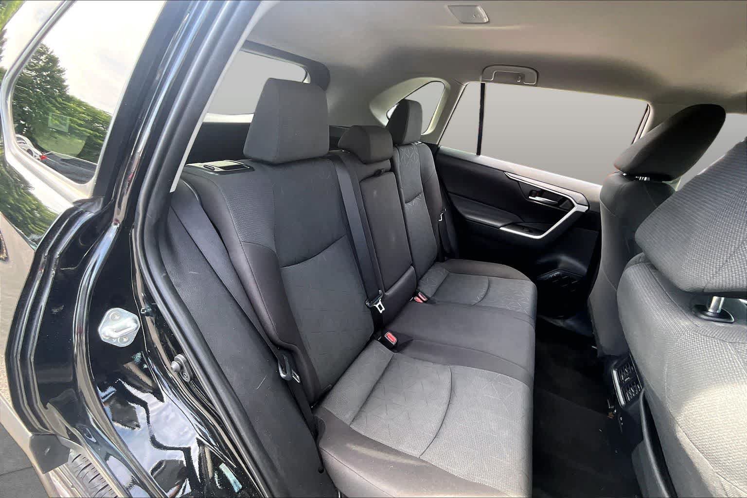 Used 2024 Toyota RAV4 XLE AWD/4WD image 20