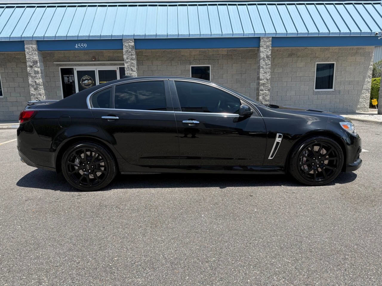 Used 2015 Chevrolet SS RWD image 9