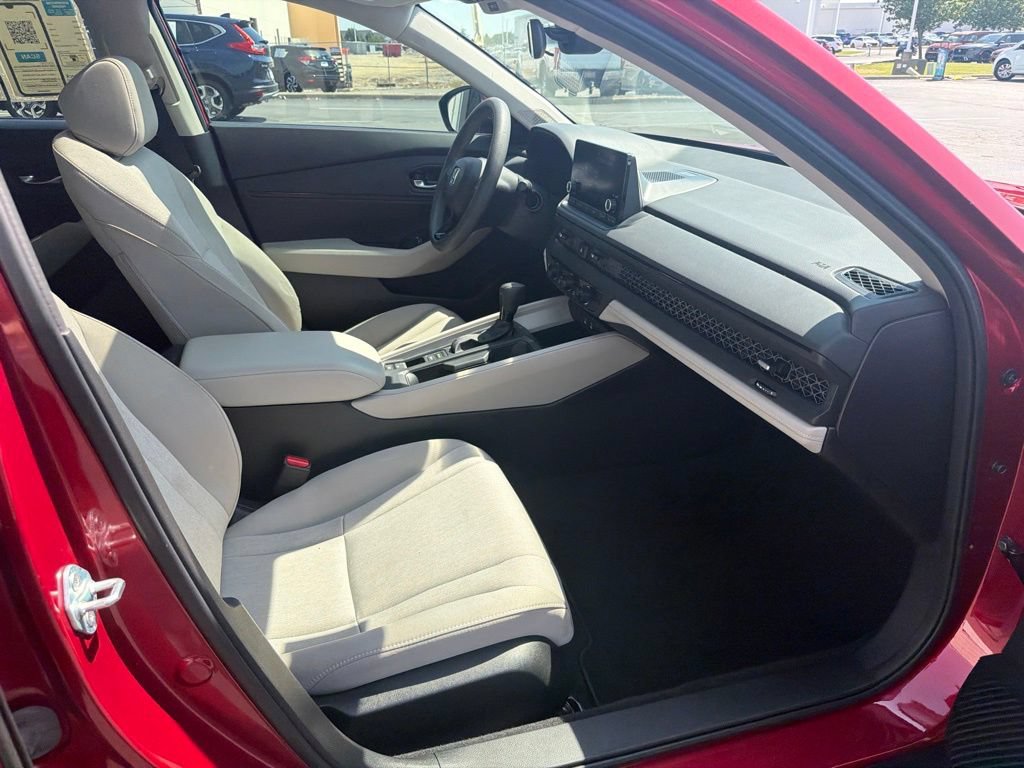 Certified 2024 Honda Accord EX image 31