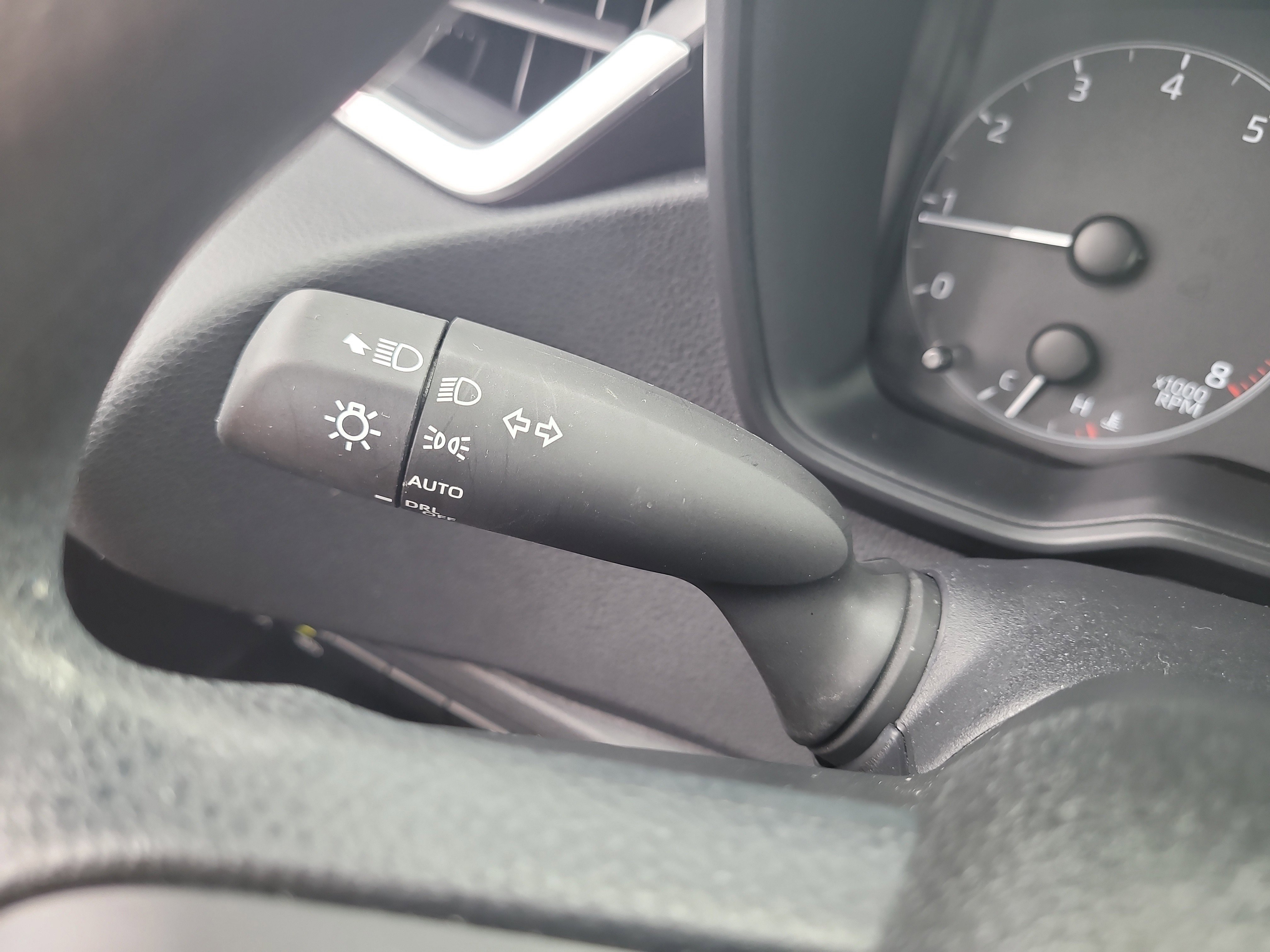 Certified 2025 Toyota Corolla LE FWD image 29