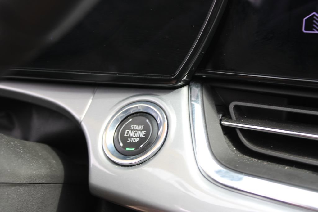 Used 2025 Chevrolet Trax LT image 38