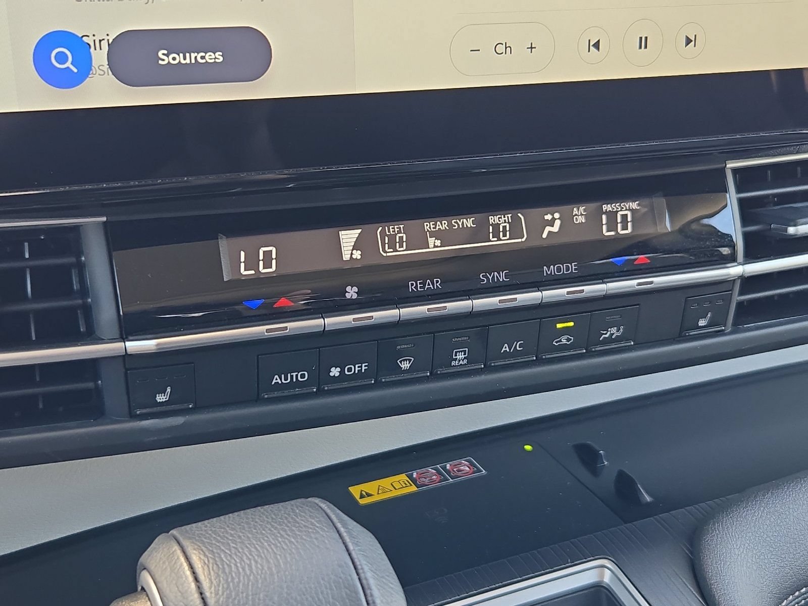 Certified 2026 Toyota Sienna XLE FWD image 20