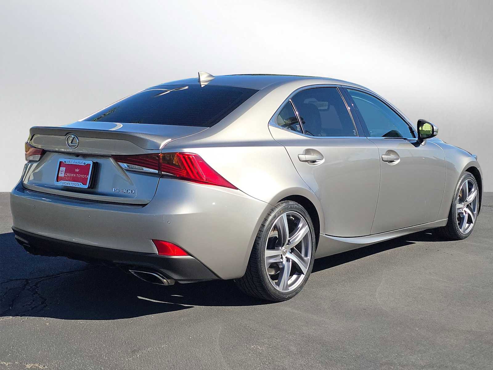 Used 2018 Lexus IS 300 image 3