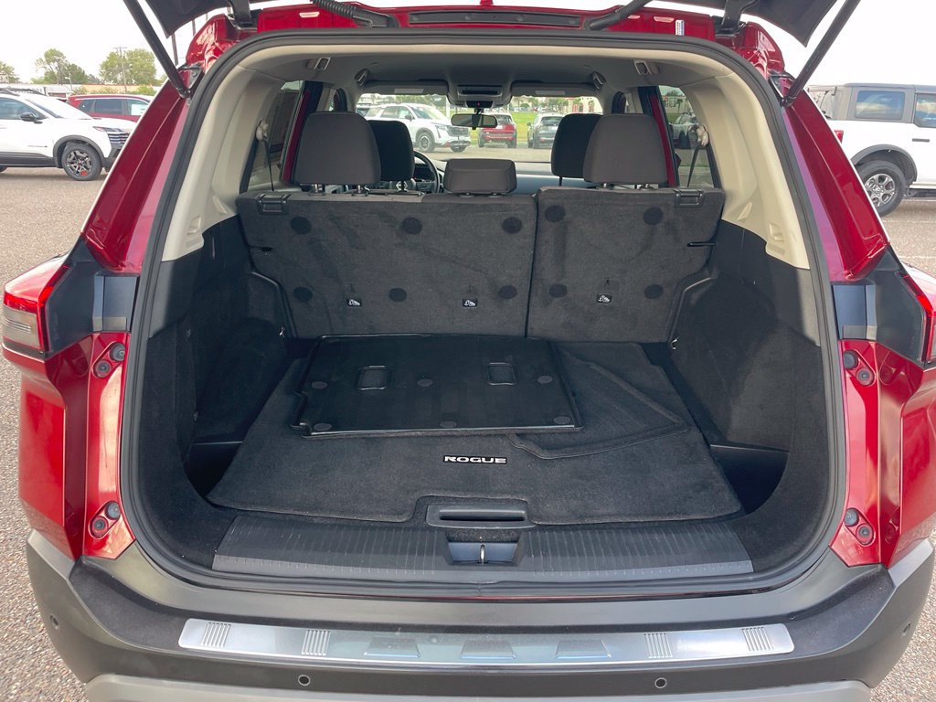 Certified 2023 Nissan Rogue SV FWD image 5
