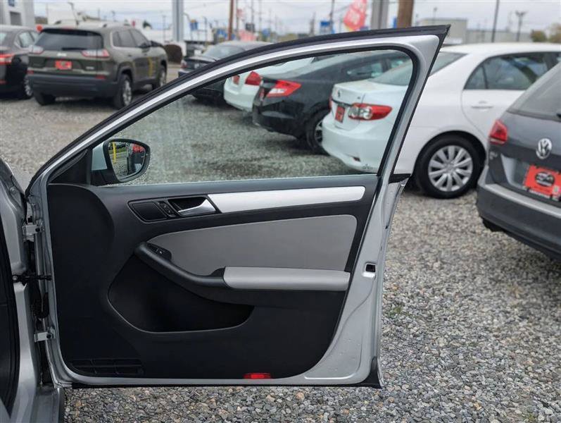 Used 2014 Volkswagen Jetta SEL FWD image 11