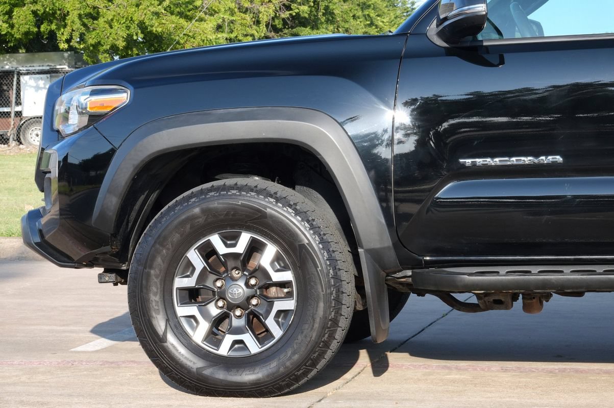Used 2016 Toyota Tacoma TRD Off-Road AWD/4WD image 24
